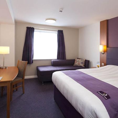 Premier Inn Edinburgh ดาลคีธ ภายนอก รูปภาพ