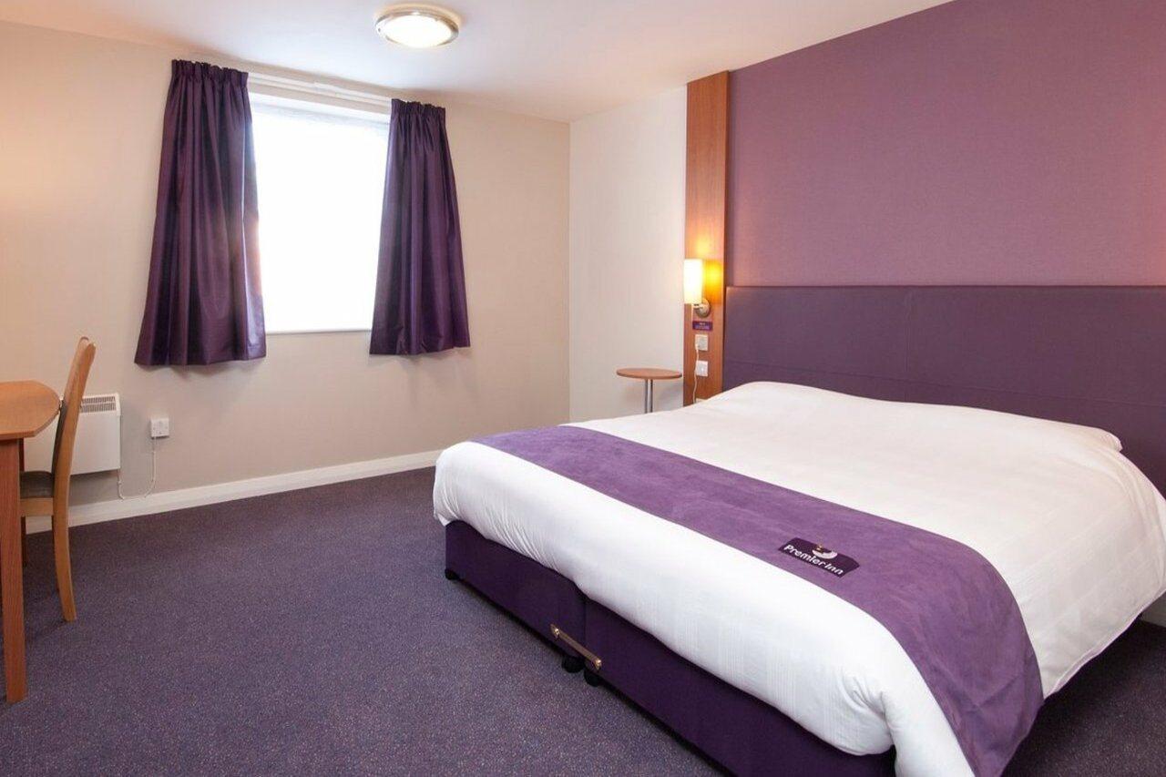 Premier Inn Edinburgh ดาลคีธ ภายนอก รูปภาพ