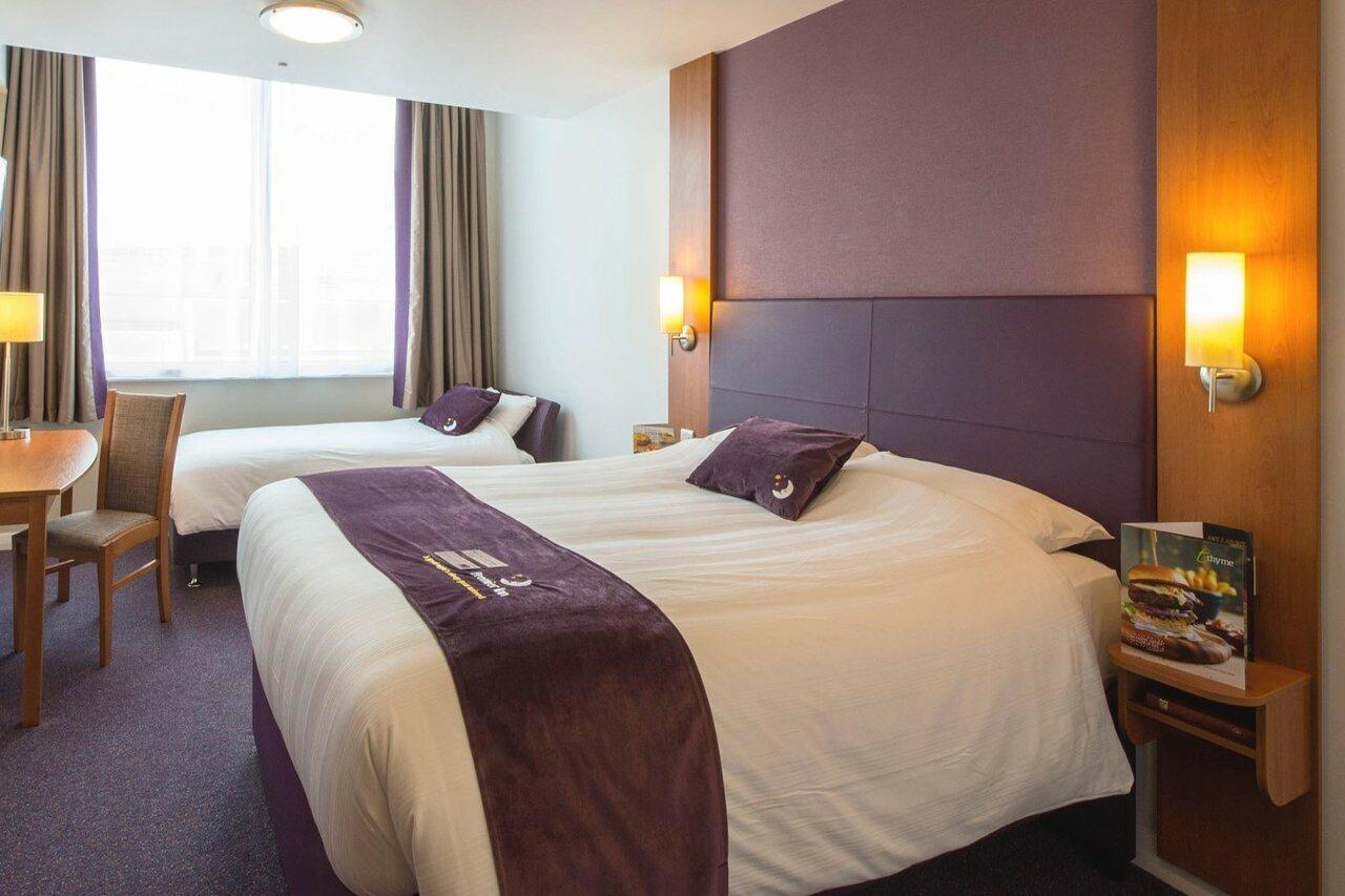 Premier Inn Edinburgh ดาลคีธ ภายนอก รูปภาพ