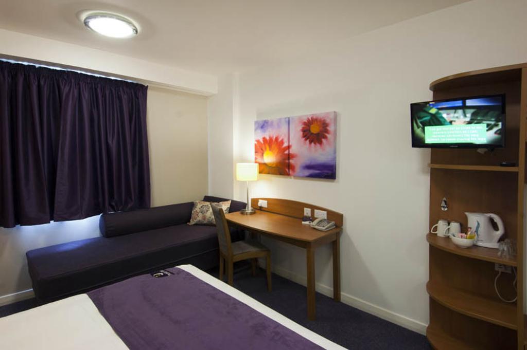 Premier Inn Edinburgh ดาลคีธ ภายนอก รูปภาพ