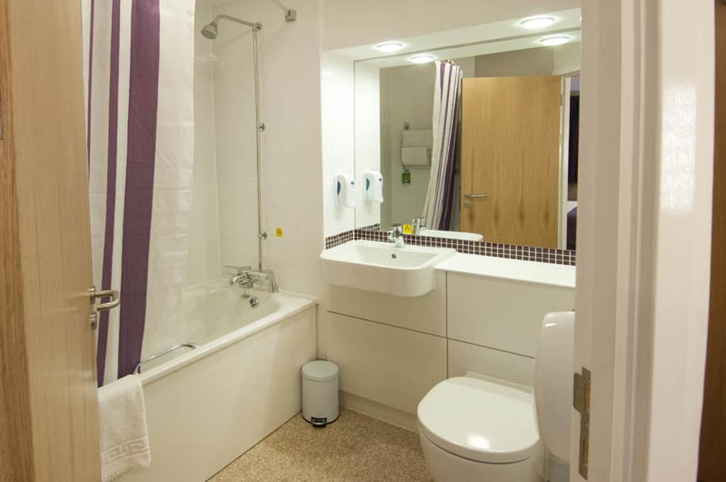 Premier Inn Edinburgh ดาลคีธ ภายนอก รูปภาพ