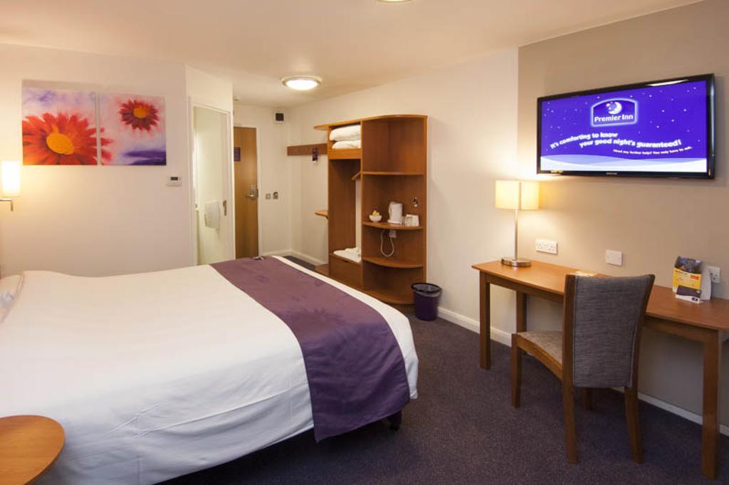 Premier Inn Edinburgh ดาลคีธ ภายนอก รูปภาพ