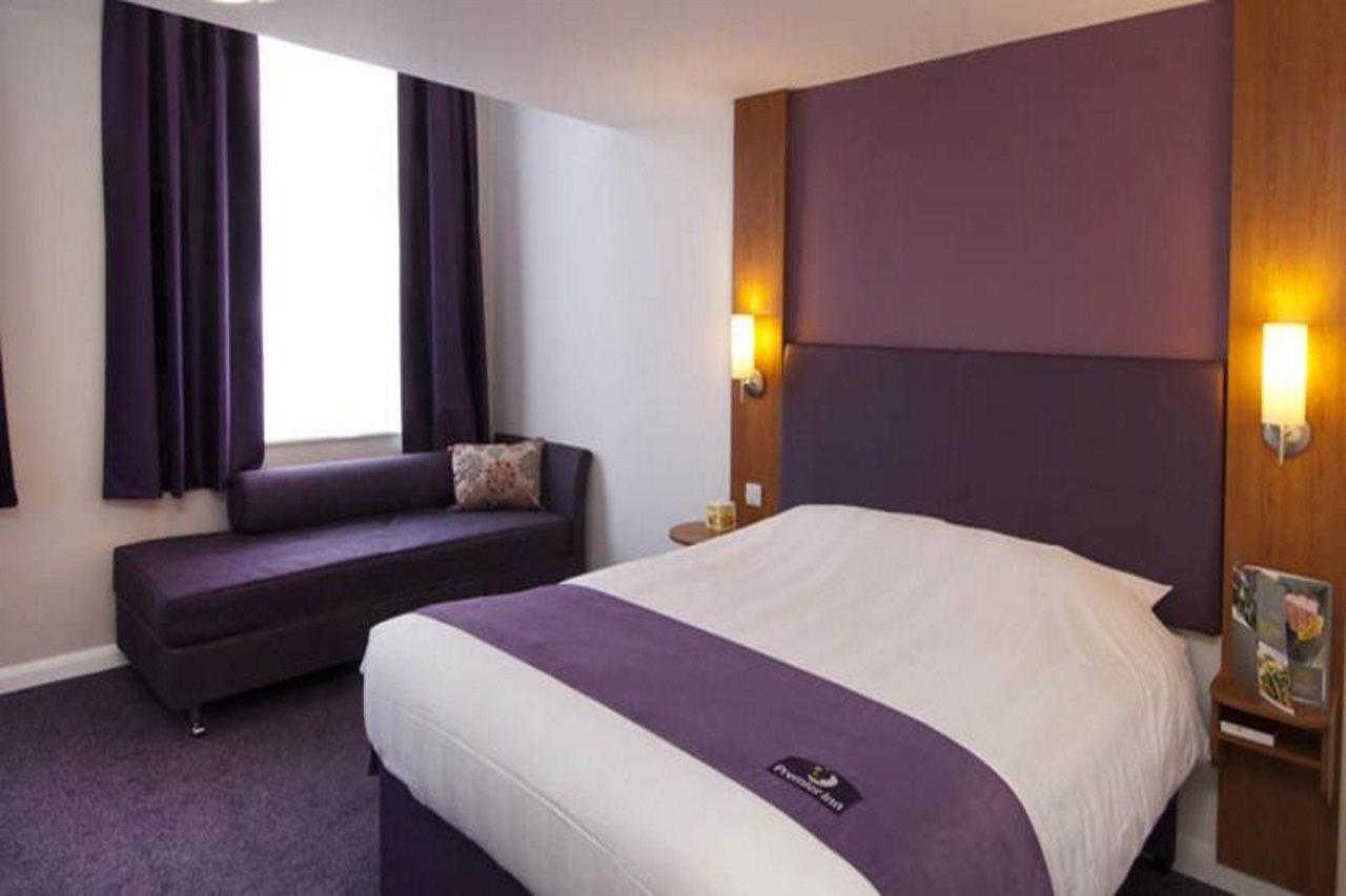 Premier Inn Edinburgh ดาลคีธ ภายนอก รูปภาพ